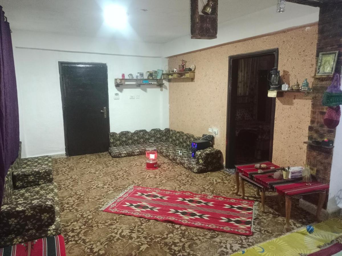 Local Home Wadi Musa Bagian luar foto